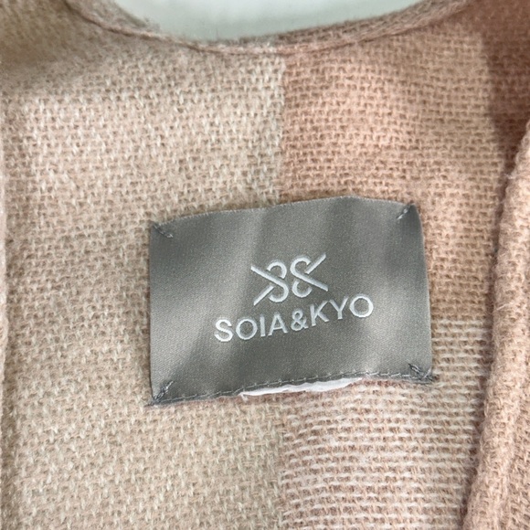 Soia & Kyo cozy acrylic wrap scarfigan fringe colorblock layering OS - Picture 4 of 10